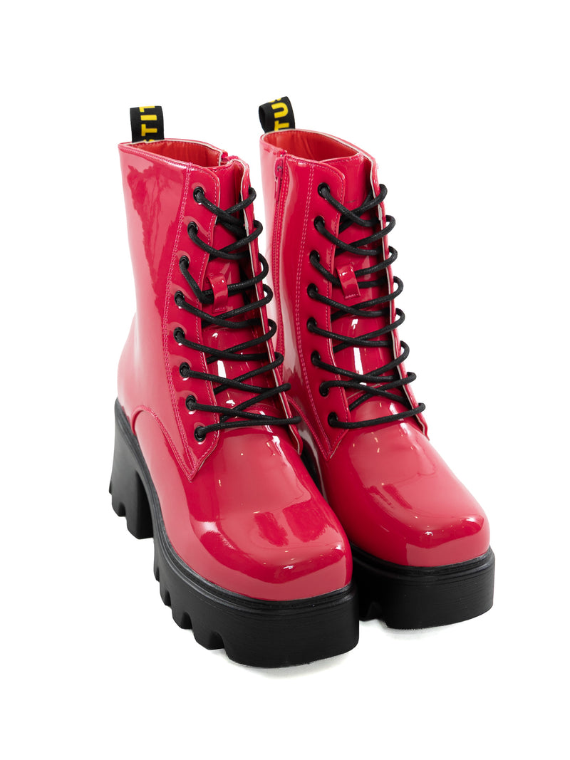 SHOES & BOOTS