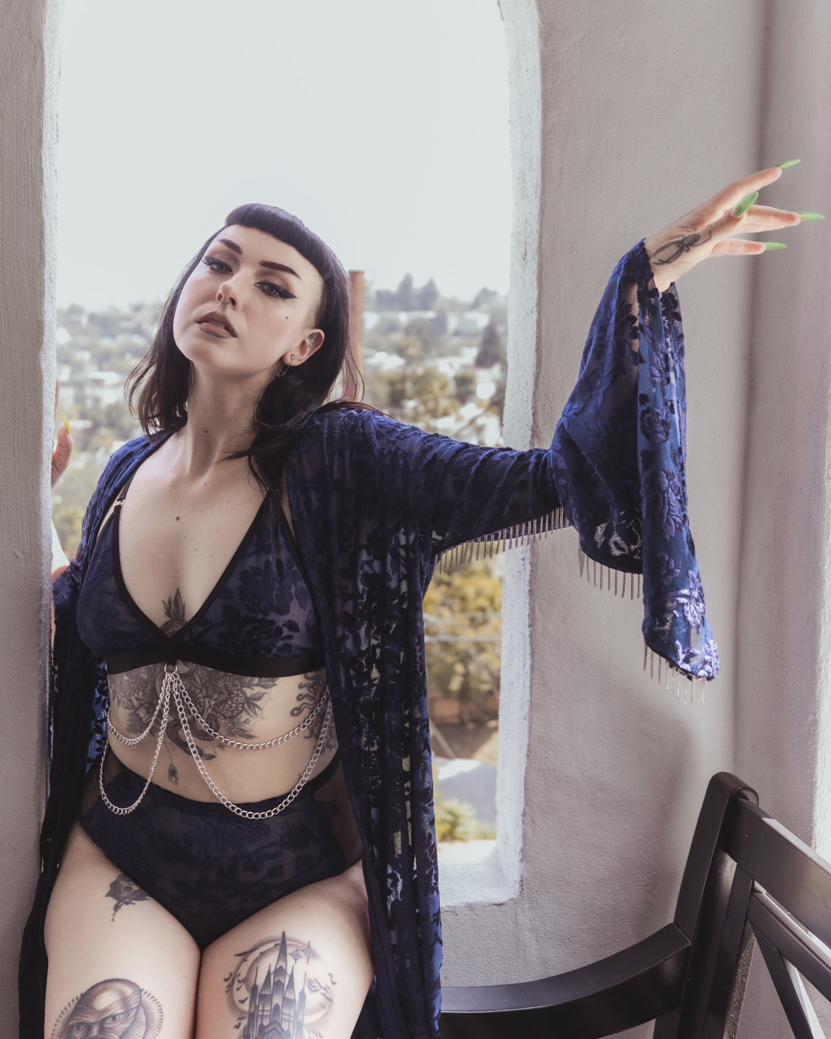 Midnight Muse Kimono (SHIPS FROM THE PRETTY CULT, NOT AVAILABLE FOR PICKUP IN STORE) - Die With Your Boots On