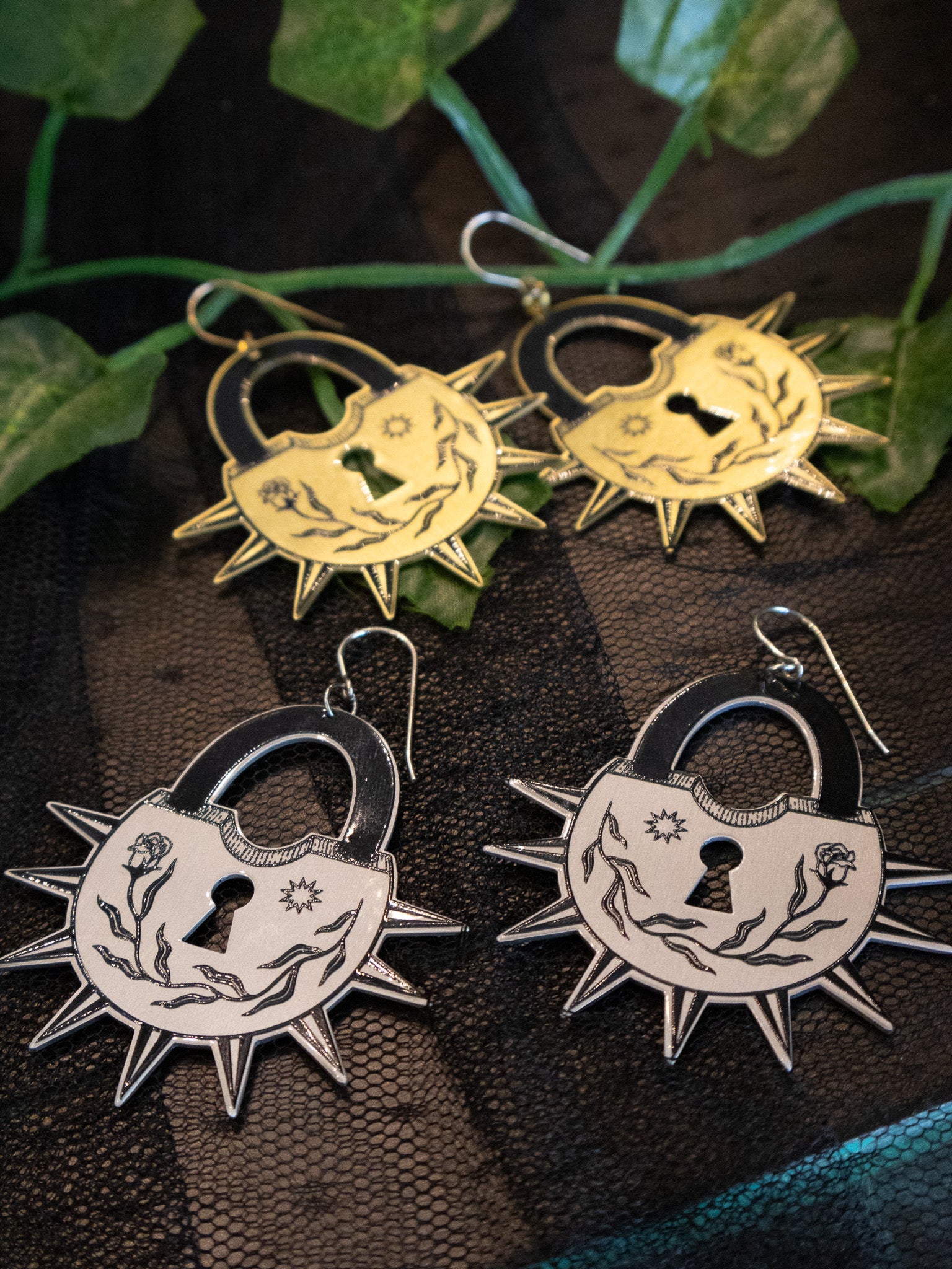 Armatura Locks Earrings WHILE ODINS SLEEPS - Die With Your Boots On