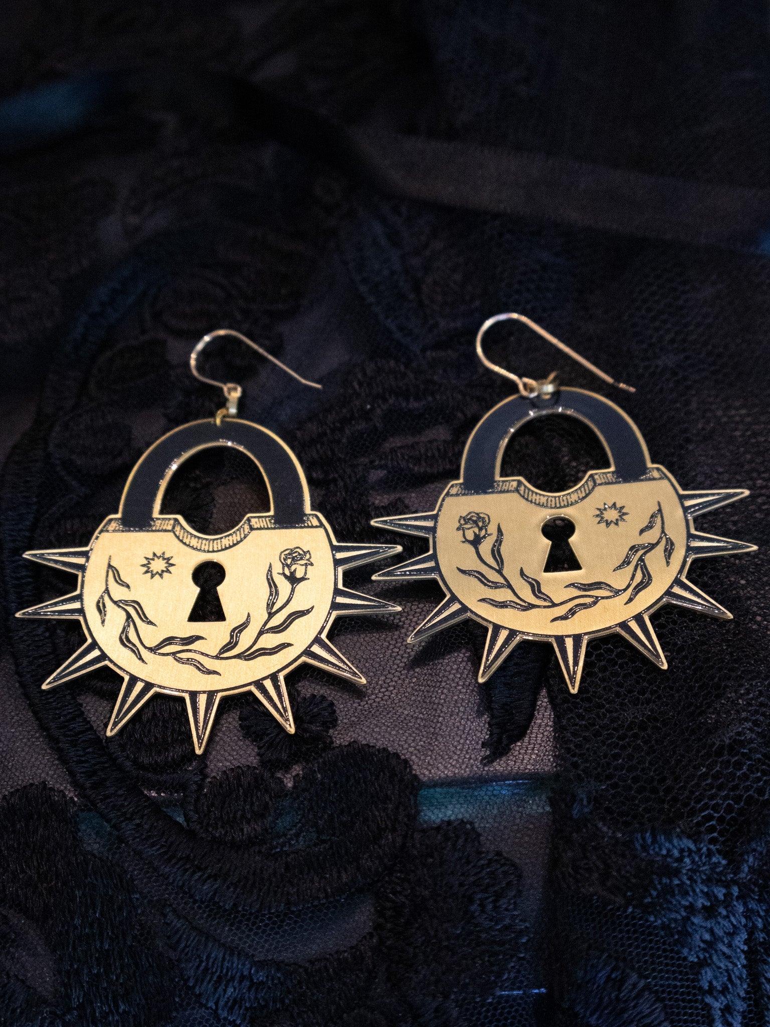 Armatura Locks Earrings WHILE ODINS SLEEPS - Die With Your Boots On